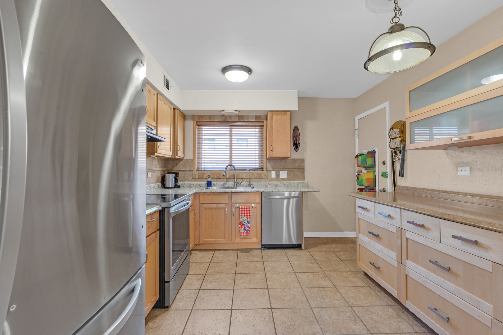 9480 Bay Colony Drive #2N, Des Plaines, IL 60016