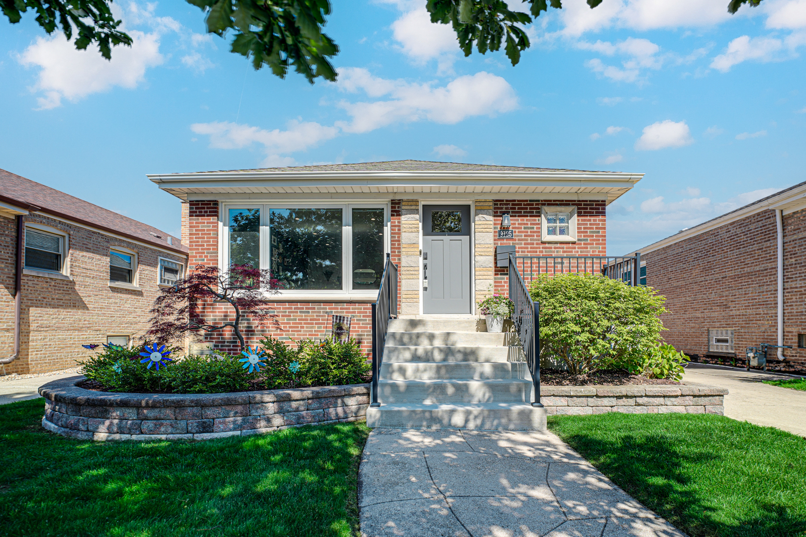 9125 S Hamlin Avenue, Evergreen Park, IL 60805