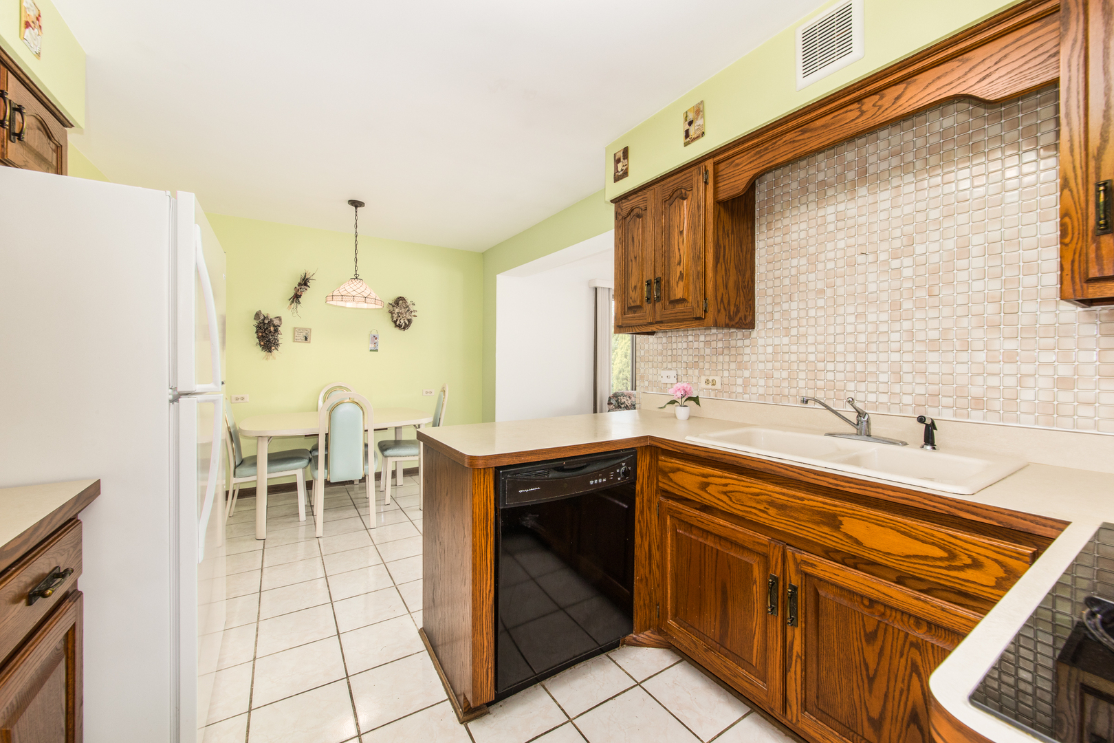 8744 W North Terrace, Niles, IL 60714