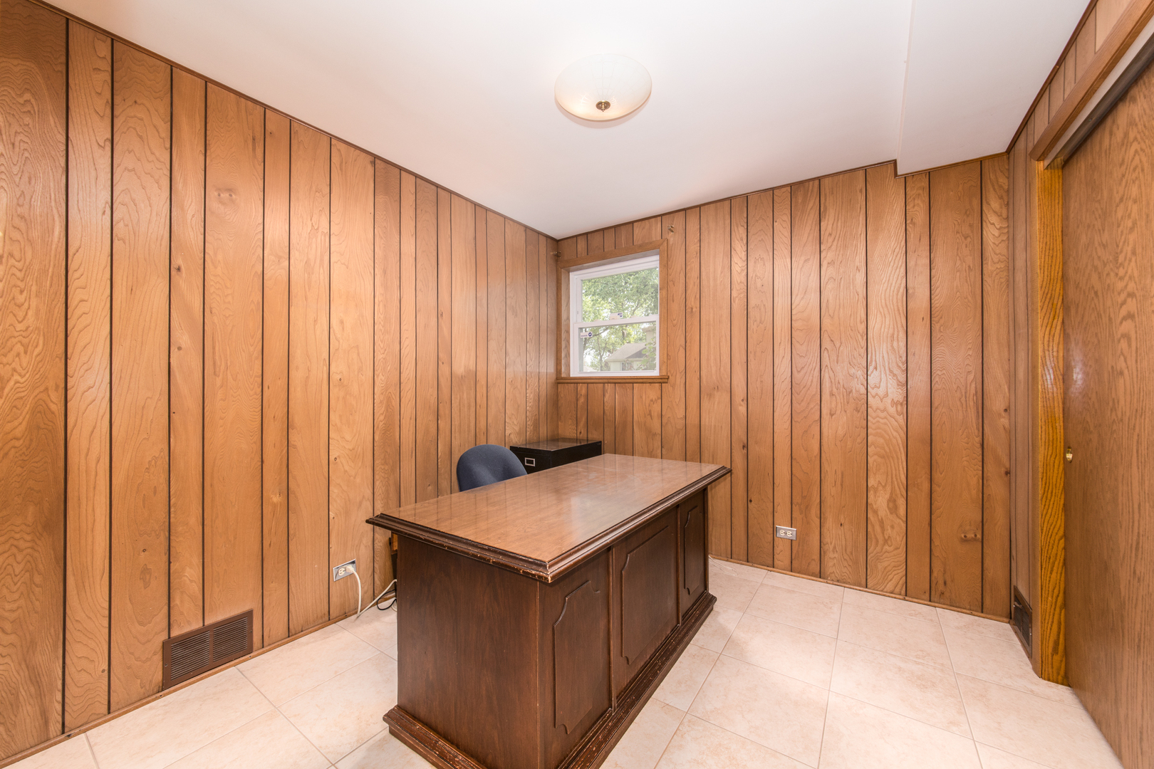 8744 W North Terrace, Niles, IL 60714
