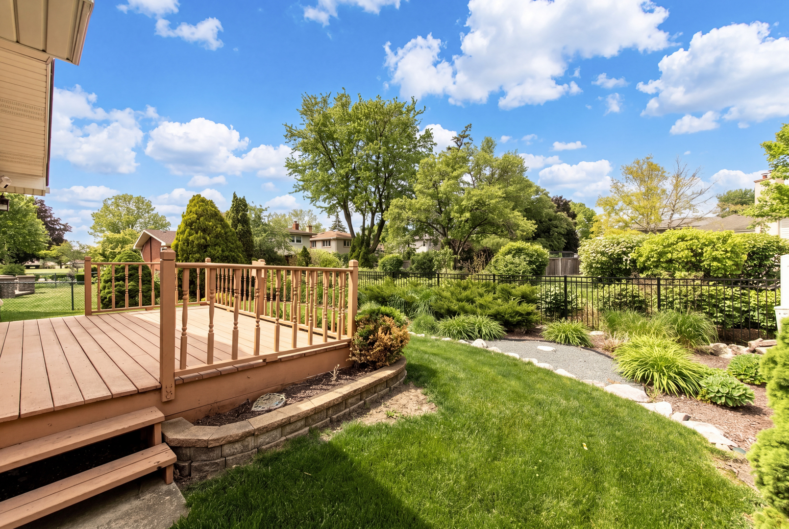 8744 W North Terrace, Niles, IL 60714