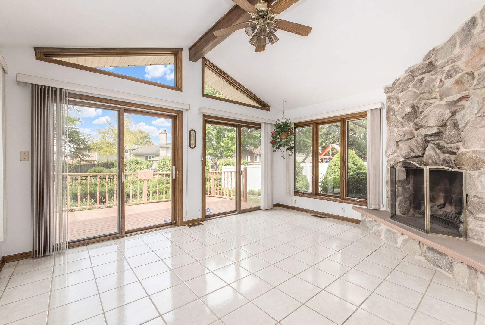 8744 W North Terrace, Niles, IL 60714