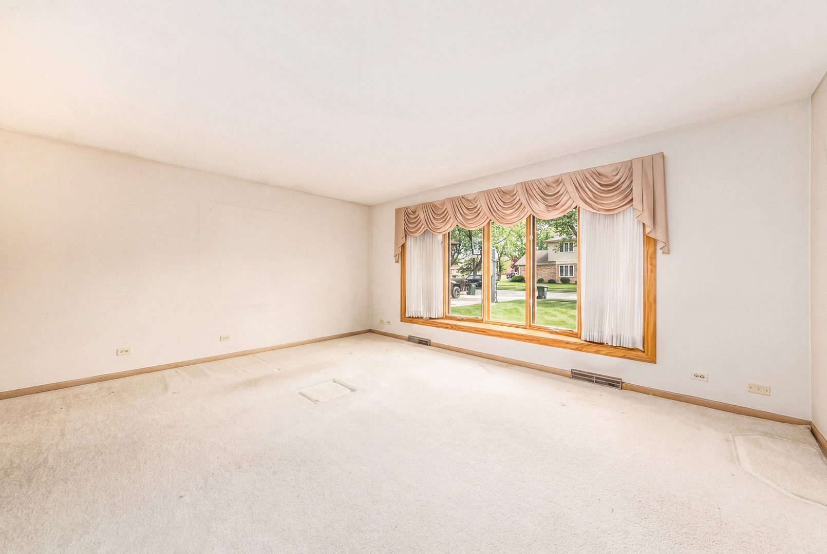 8744 W North Terrace, Niles, IL 60714