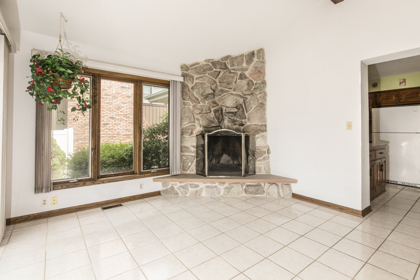 8744 W North Terrace, Niles, IL 60714