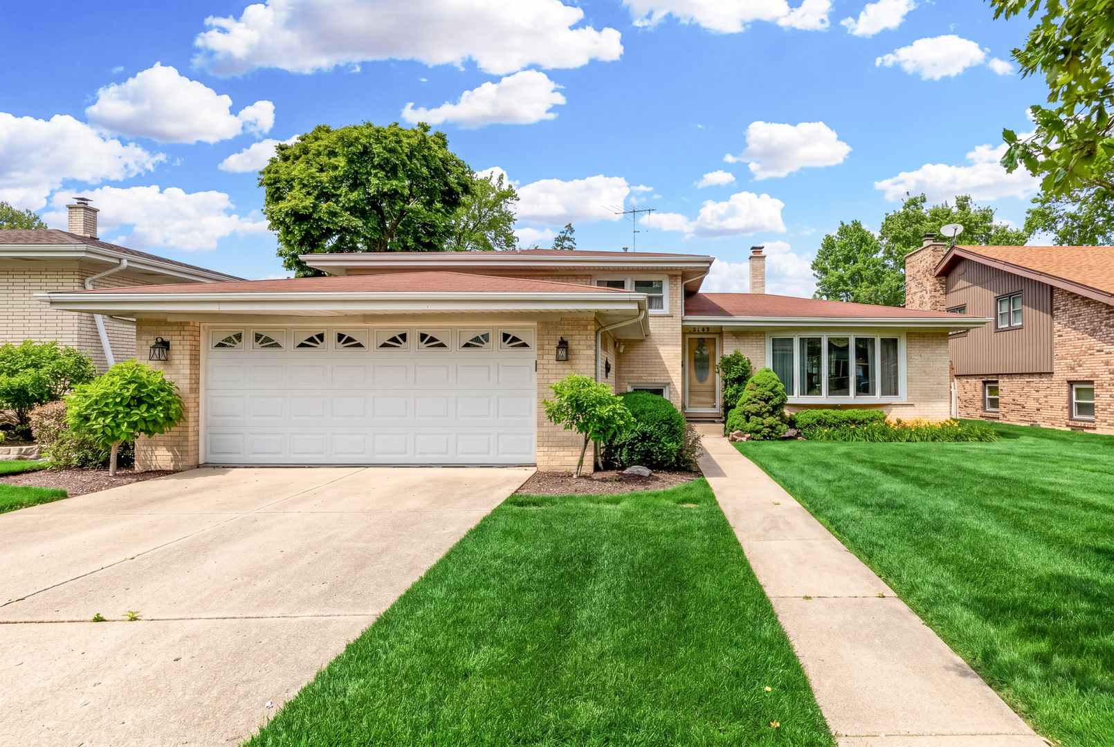 8744 W North Terrace, Niles, IL 60714