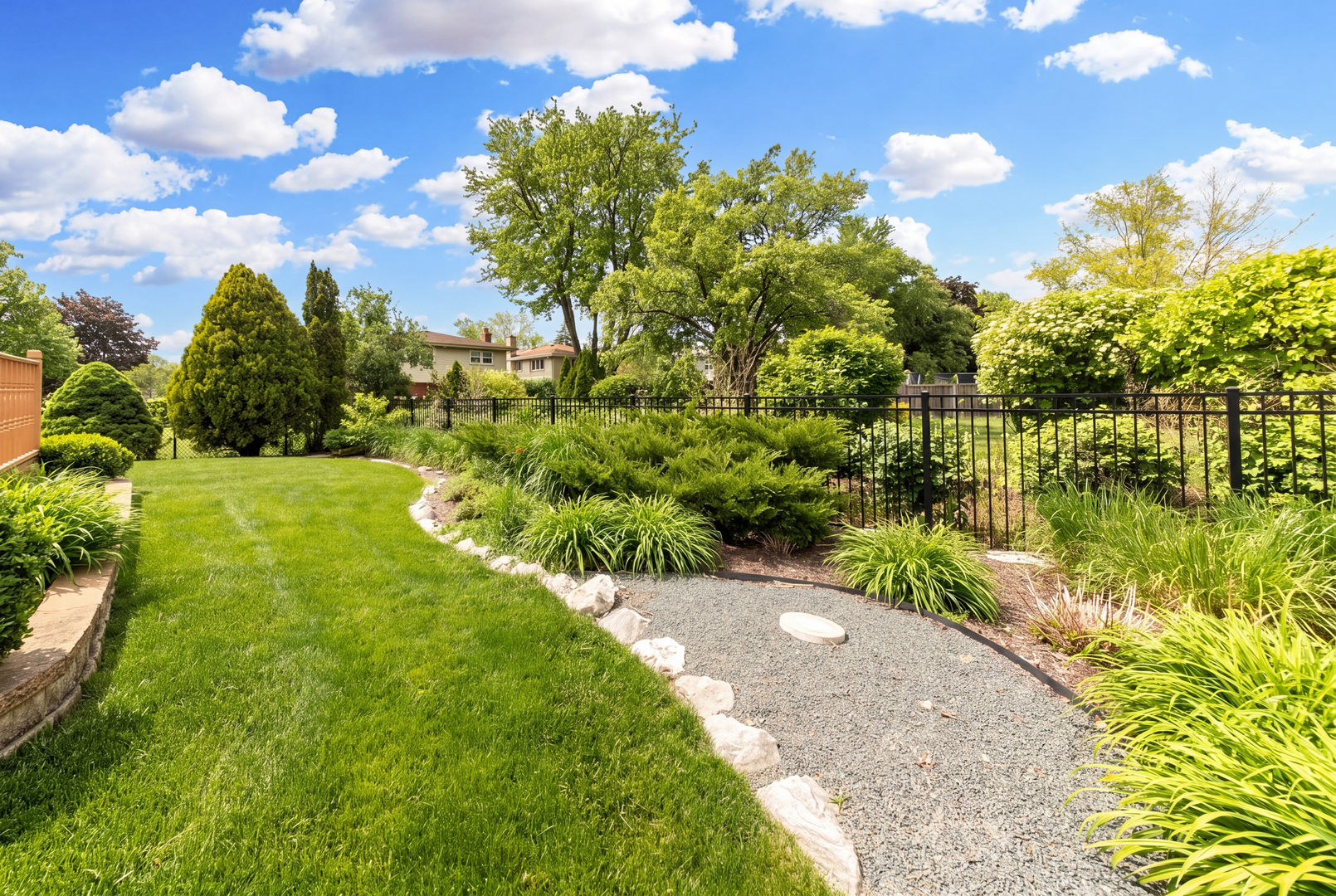 8744 W North Terrace, Niles, IL 60714