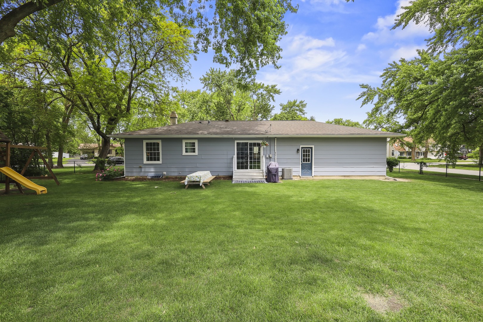 30W111 Bruce Lane, Naperville, IL 60563