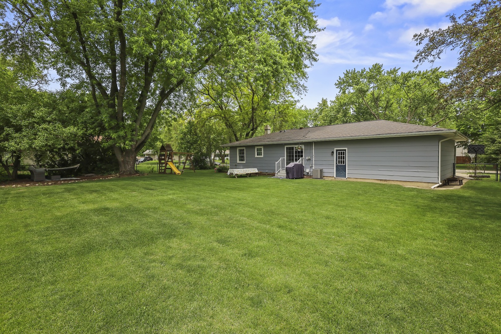30W111 Bruce Lane, Naperville, IL 60563