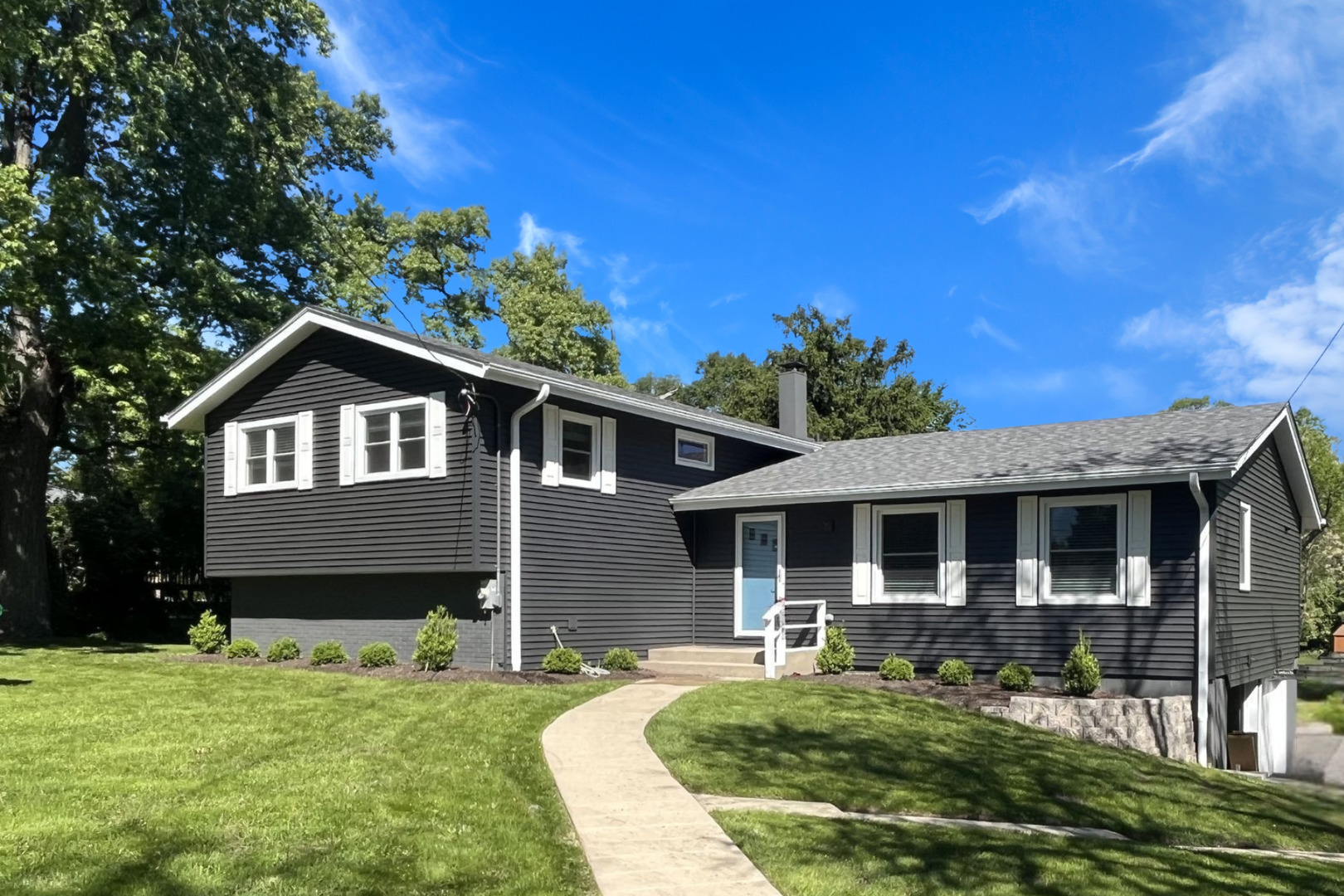 704 Plainfield Road, Downers Grove, IL 60516