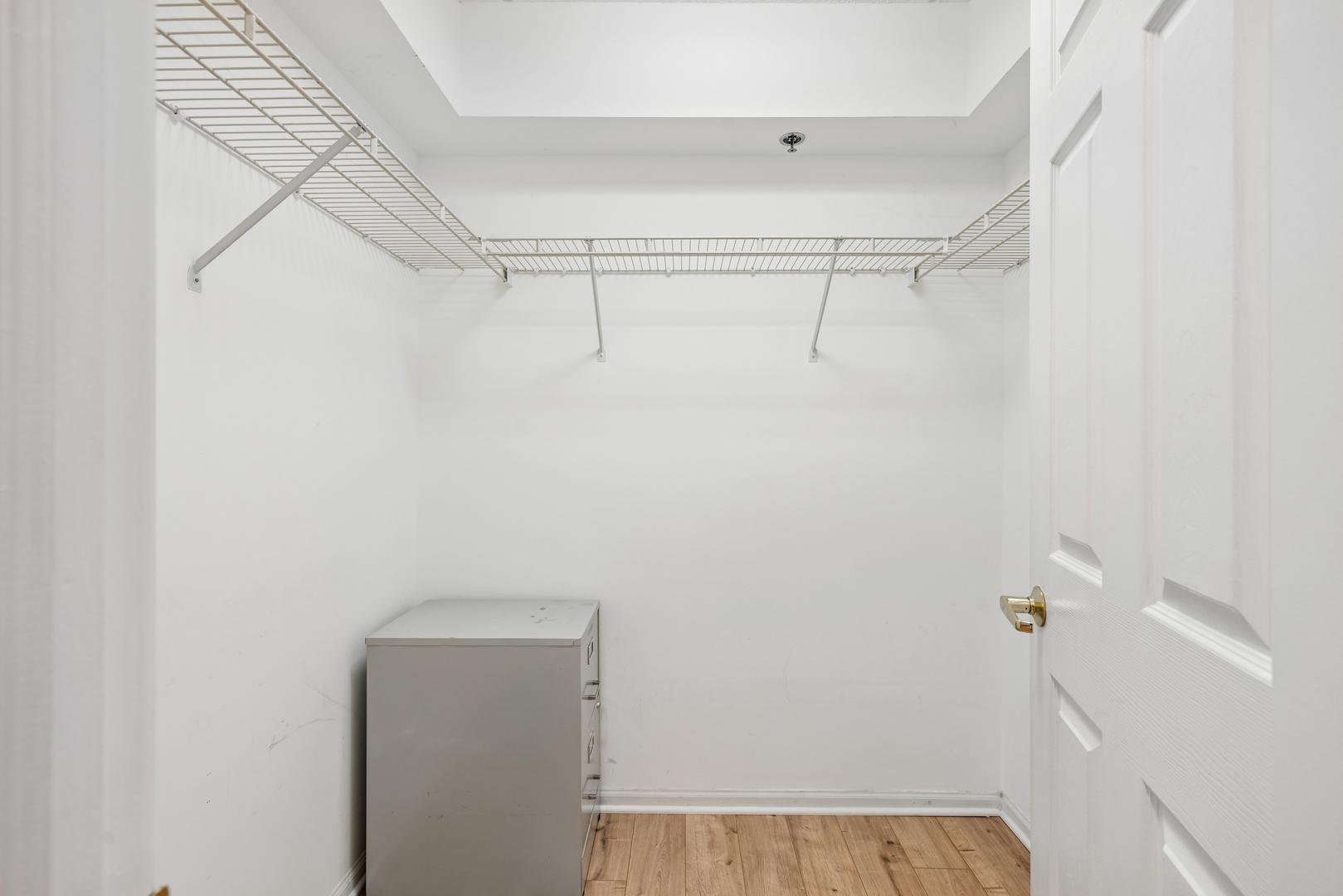 5 S Pine Street #405B, Mount Prospect, IL 60056