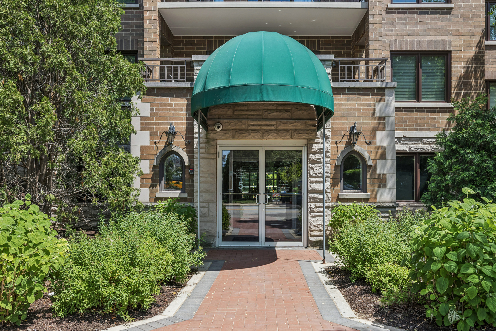 5 S Pine Street #405B, Mount Prospect, IL 60056