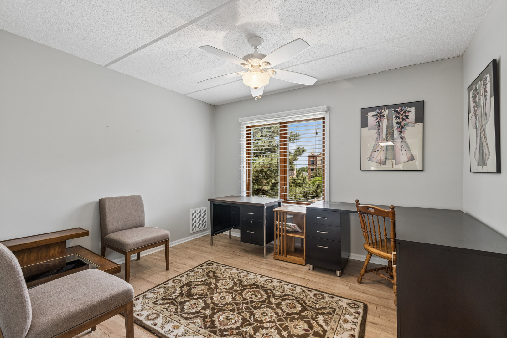 5 S Pine Street #405B, Mount Prospect, IL 60056