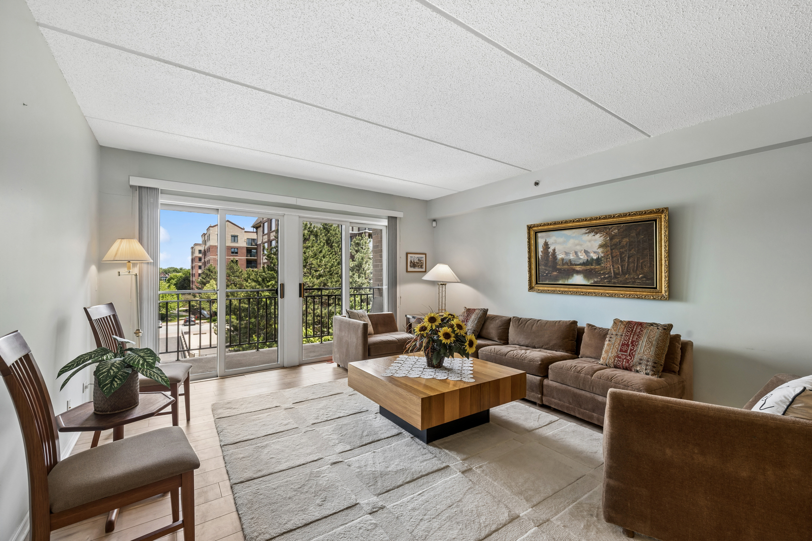 5 S Pine Street #405B, Mount Prospect, IL 60056