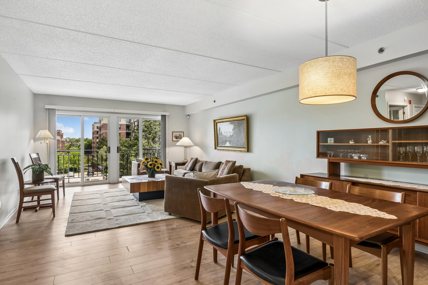 5 S Pine Street #405B, Mount Prospect, IL 60056