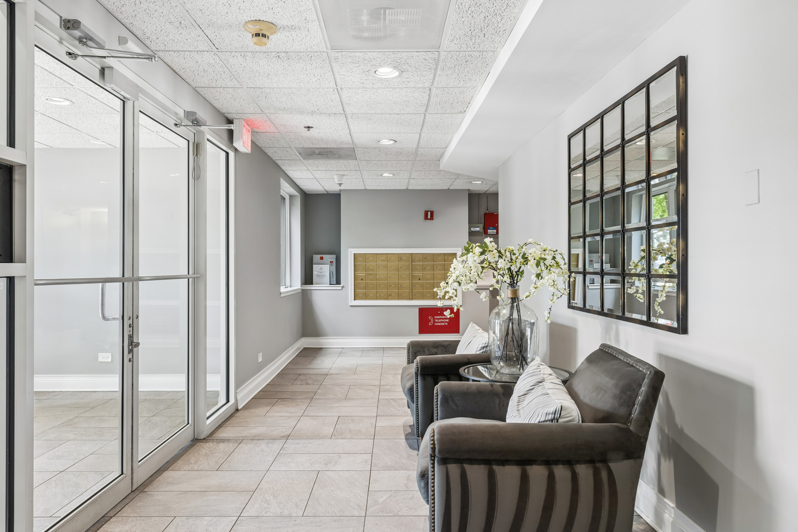 5 S Pine Street #405B, Mount Prospect, IL 60056
