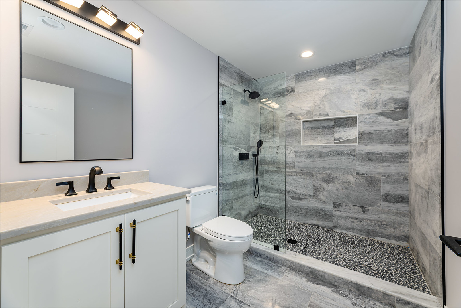 8348 W Farragut Avenue, Norridge, IL 60706