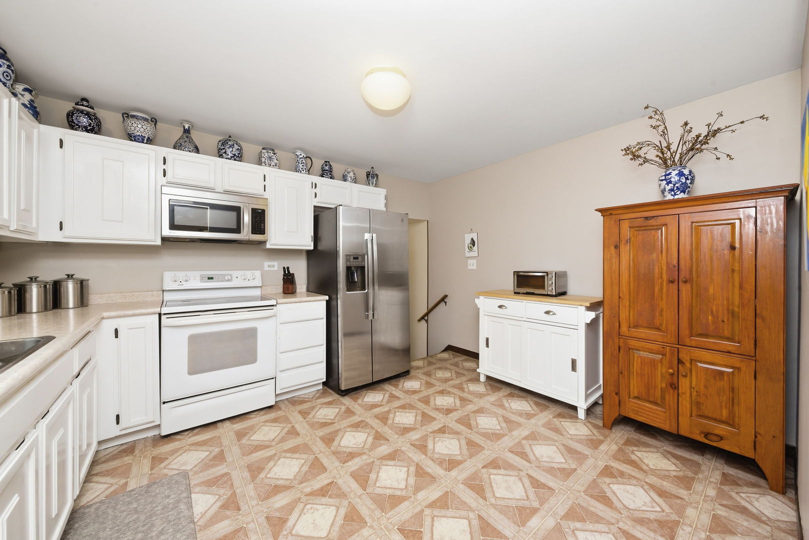 1511 Lexington Lane, Downers Grove, IL 60516
