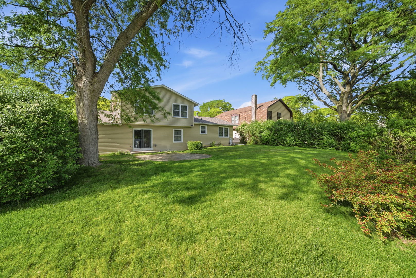 1511 Lexington Lane, Downers Grove, IL 60516