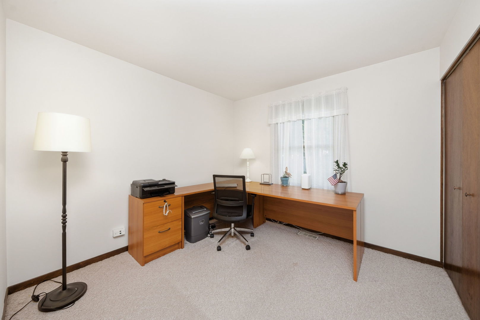 1511 Lexington Lane, Downers Grove, IL 60516