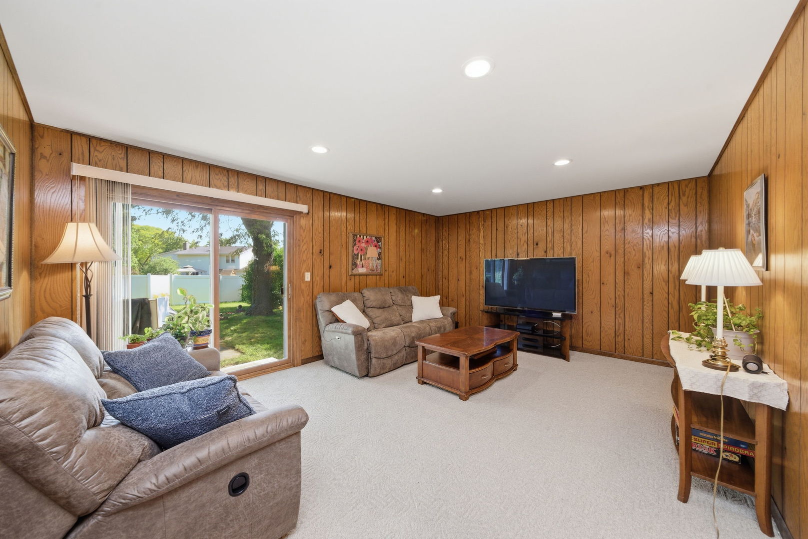 1511 Lexington Lane, Downers Grove, IL 60516