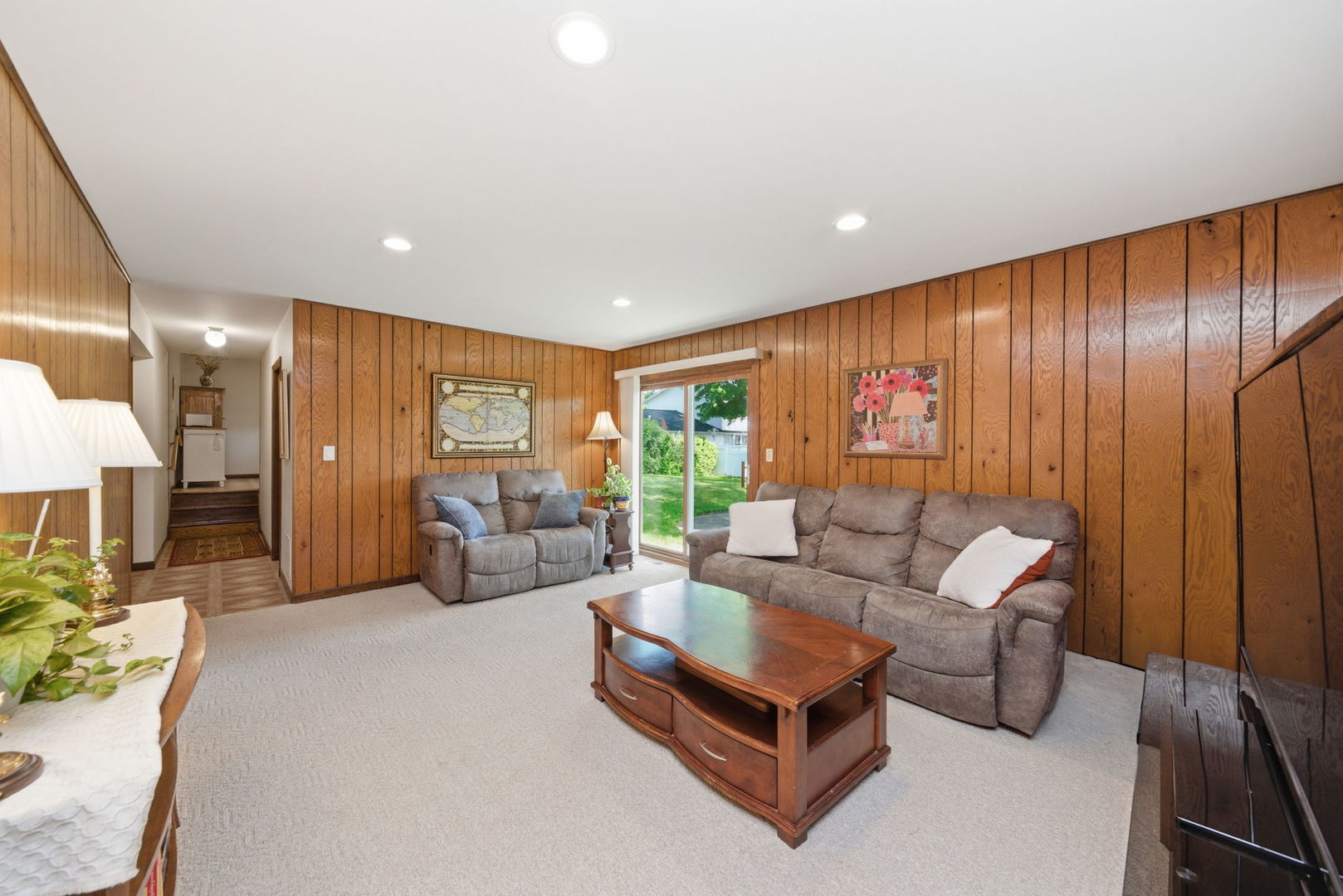 1511 Lexington Lane, Downers Grove, IL 60516