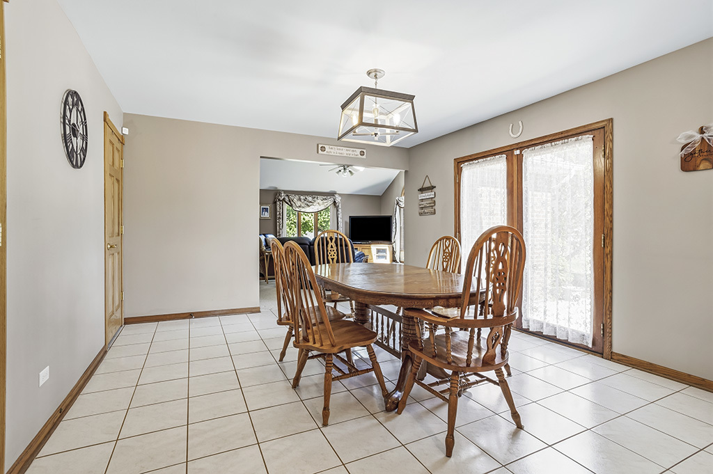 705 Ridgefield Road, New Lenox, IL 60451