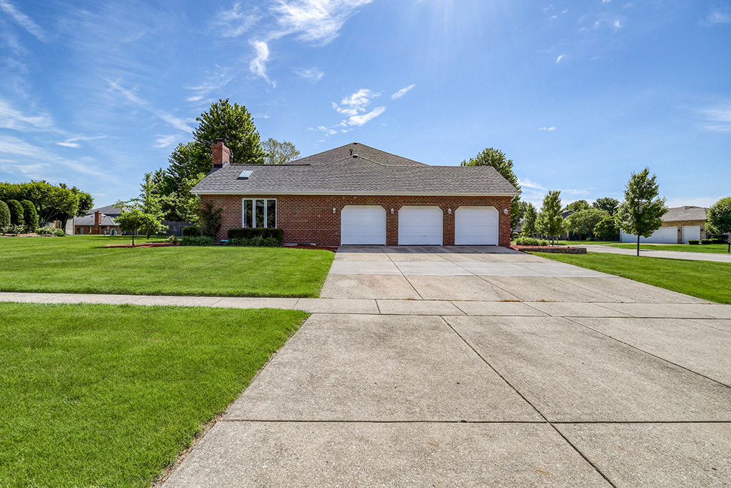 705 Ridgefield Road, New Lenox, IL 60451