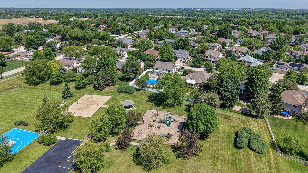 705 Ridgefield Road, New Lenox, IL 60451