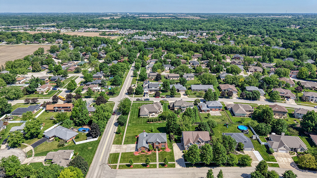 705 Ridgefield Road, New Lenox, IL 60451