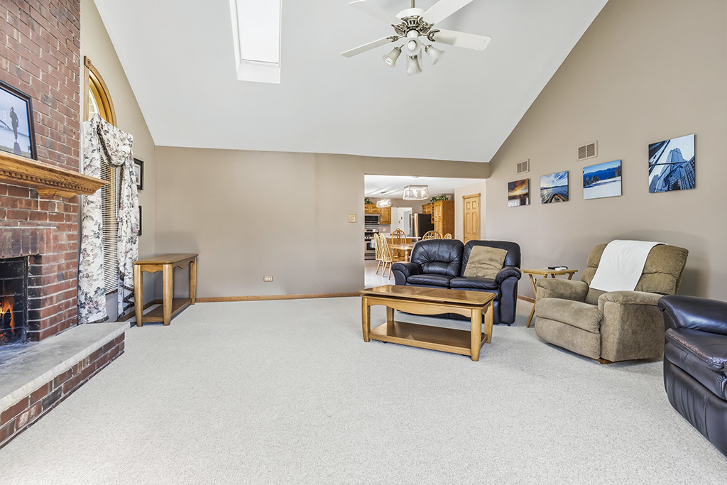 705 Ridgefield Road, New Lenox, IL 60451