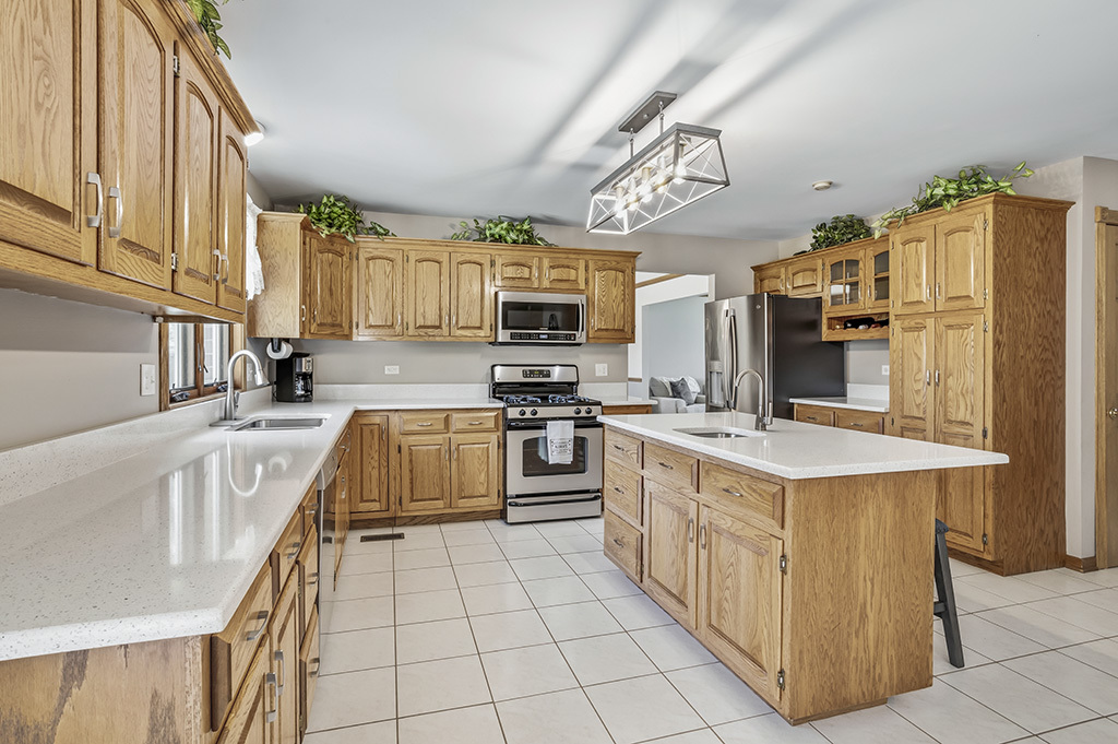 705 Ridgefield Road, New Lenox, IL 60451