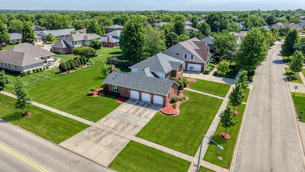 705 Ridgefield Road, New Lenox, IL 60451