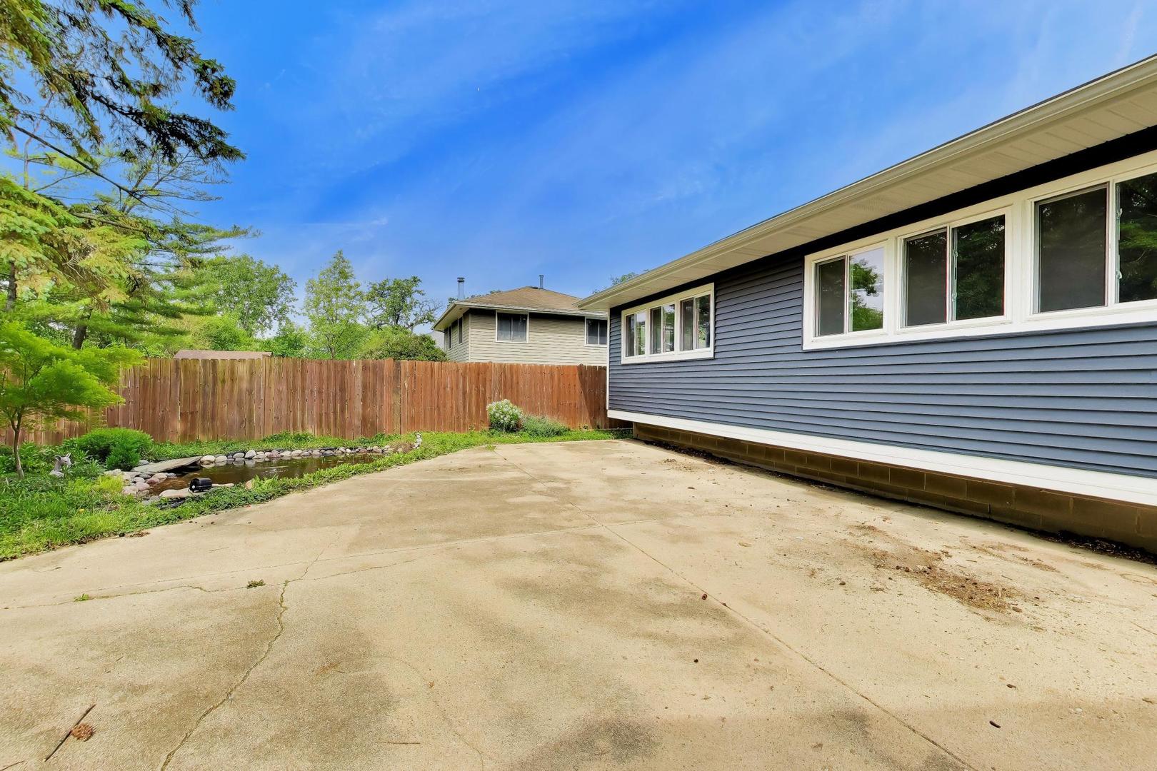 714 W Memorial Road, Bensenville, IL 60106