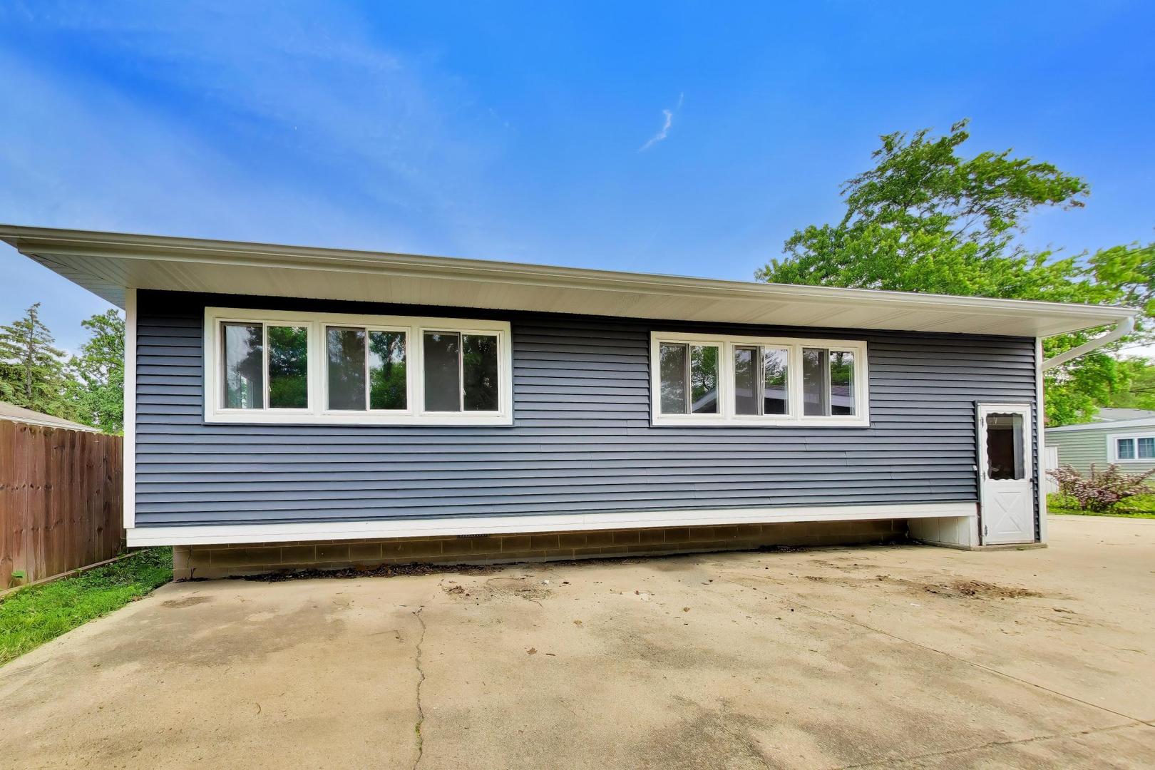 714 W Memorial Road, Bensenville, IL 60106