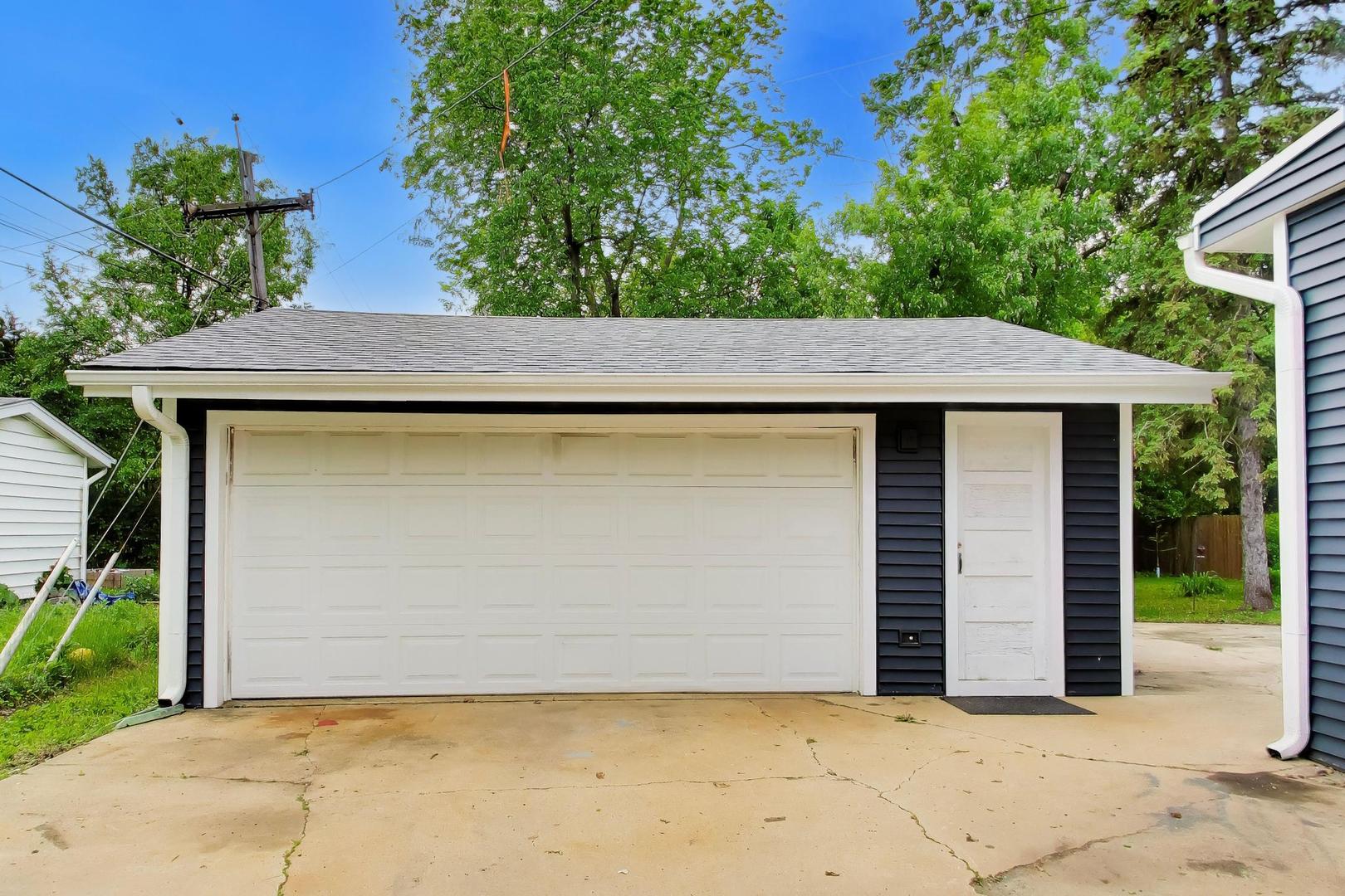 714 W Memorial Road, Bensenville, IL 60106