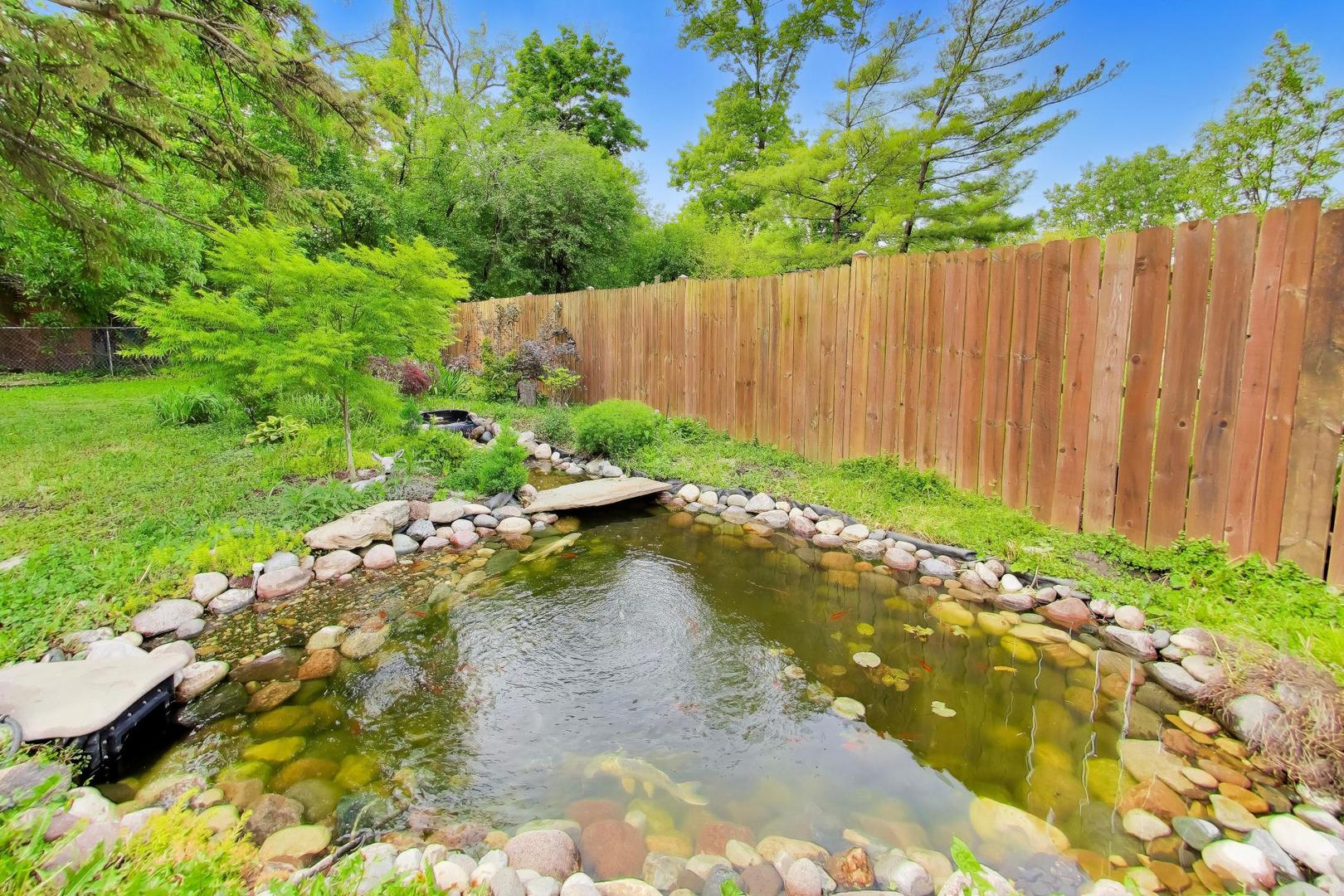 714 W Memorial Road, Bensenville, IL 60106