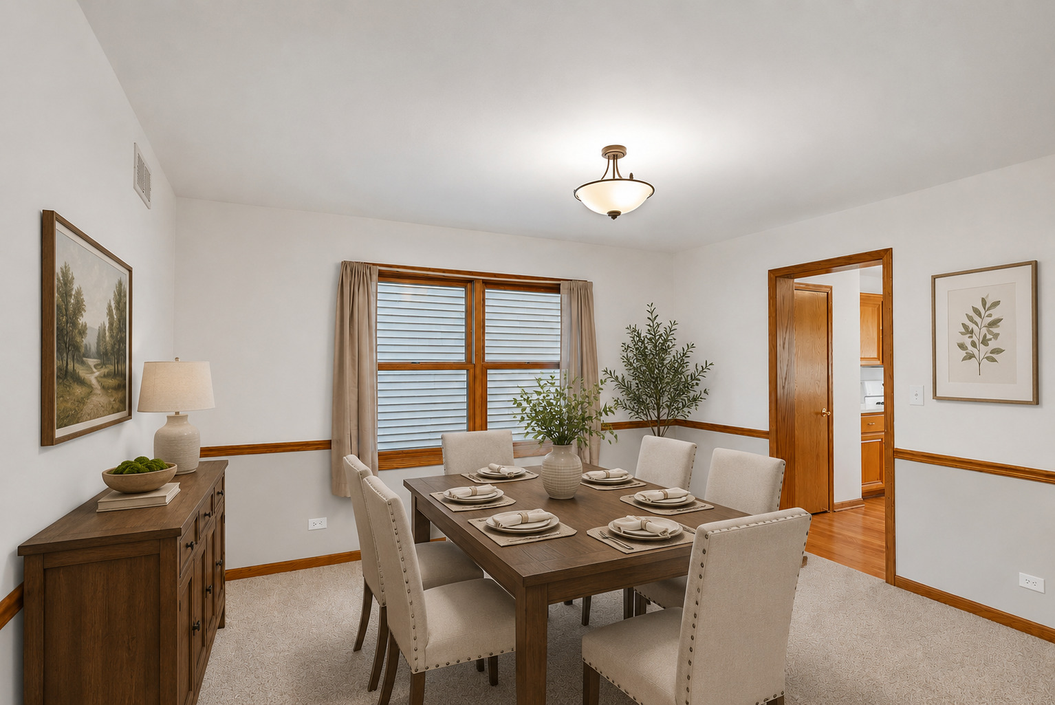 537 W Comstock Avenue, Elmhurst, IL 60126