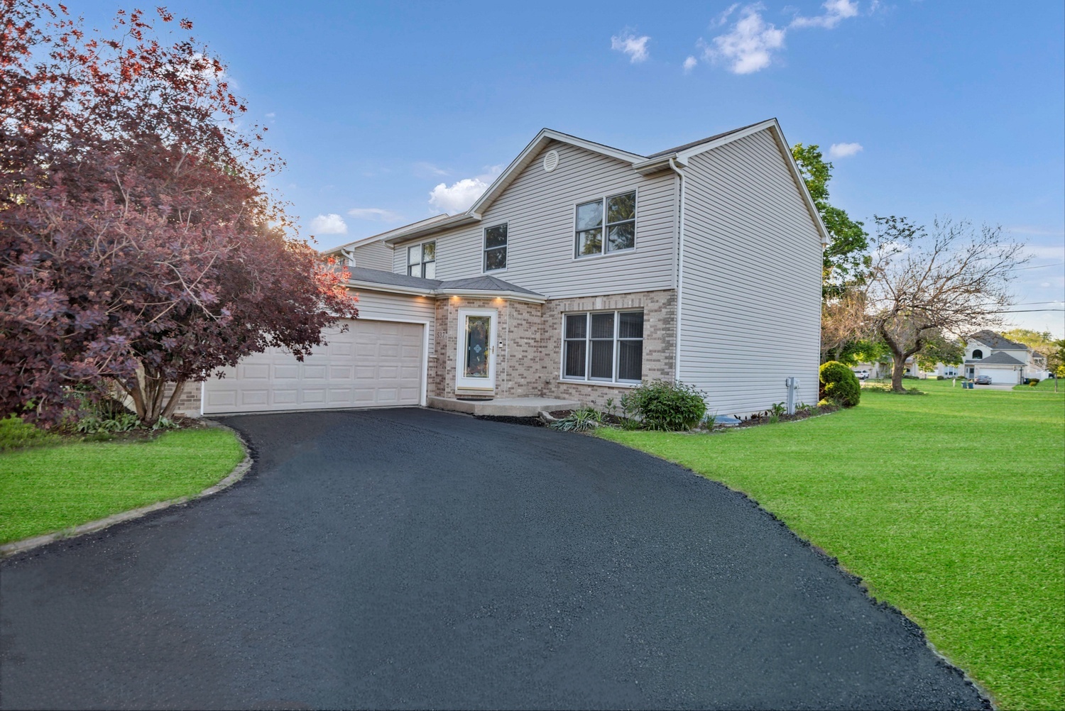 537 W Comstock Avenue, Elmhurst, IL 60126