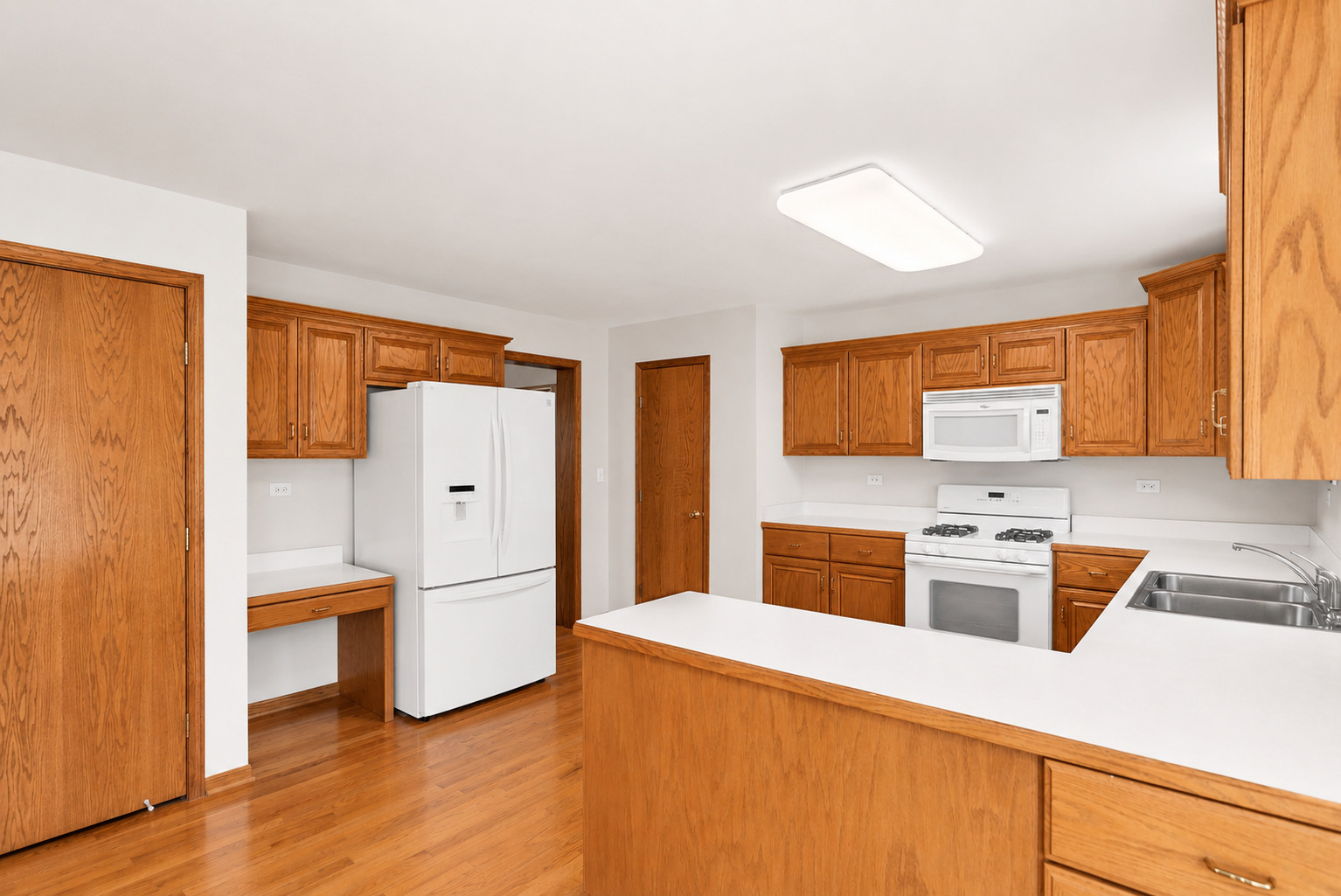 537 W Comstock Avenue, Elmhurst, IL 60126