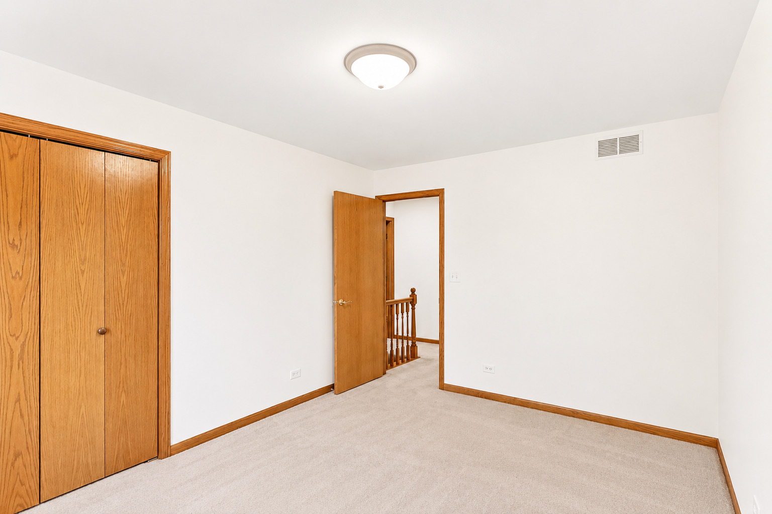 537 W Comstock Avenue, Elmhurst, IL 60126