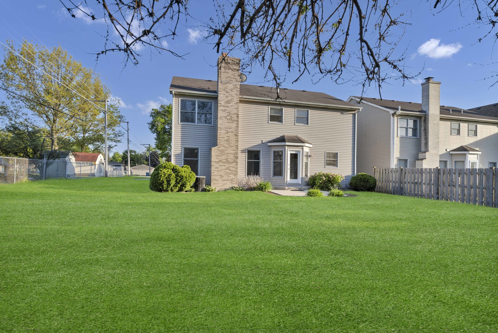 537 W Comstock Avenue, Elmhurst, IL 60126