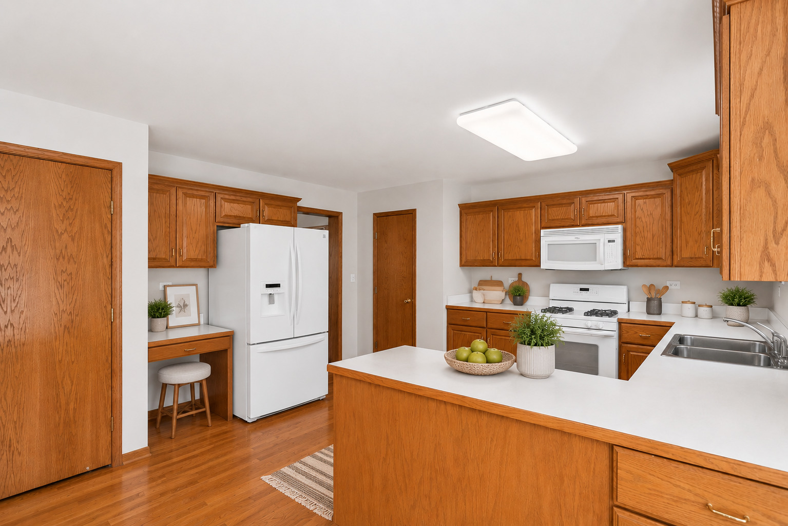 537 W Comstock Avenue, Elmhurst, IL 60126