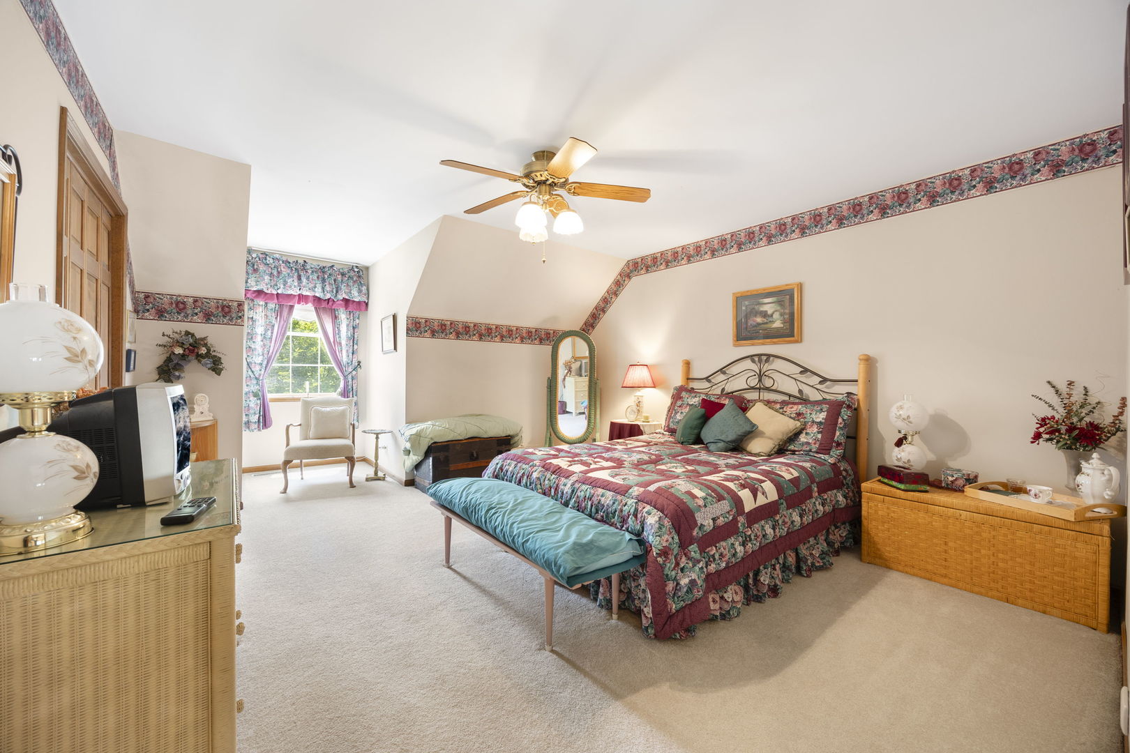 2659 Hoddam Road, Naperville, IL 60564