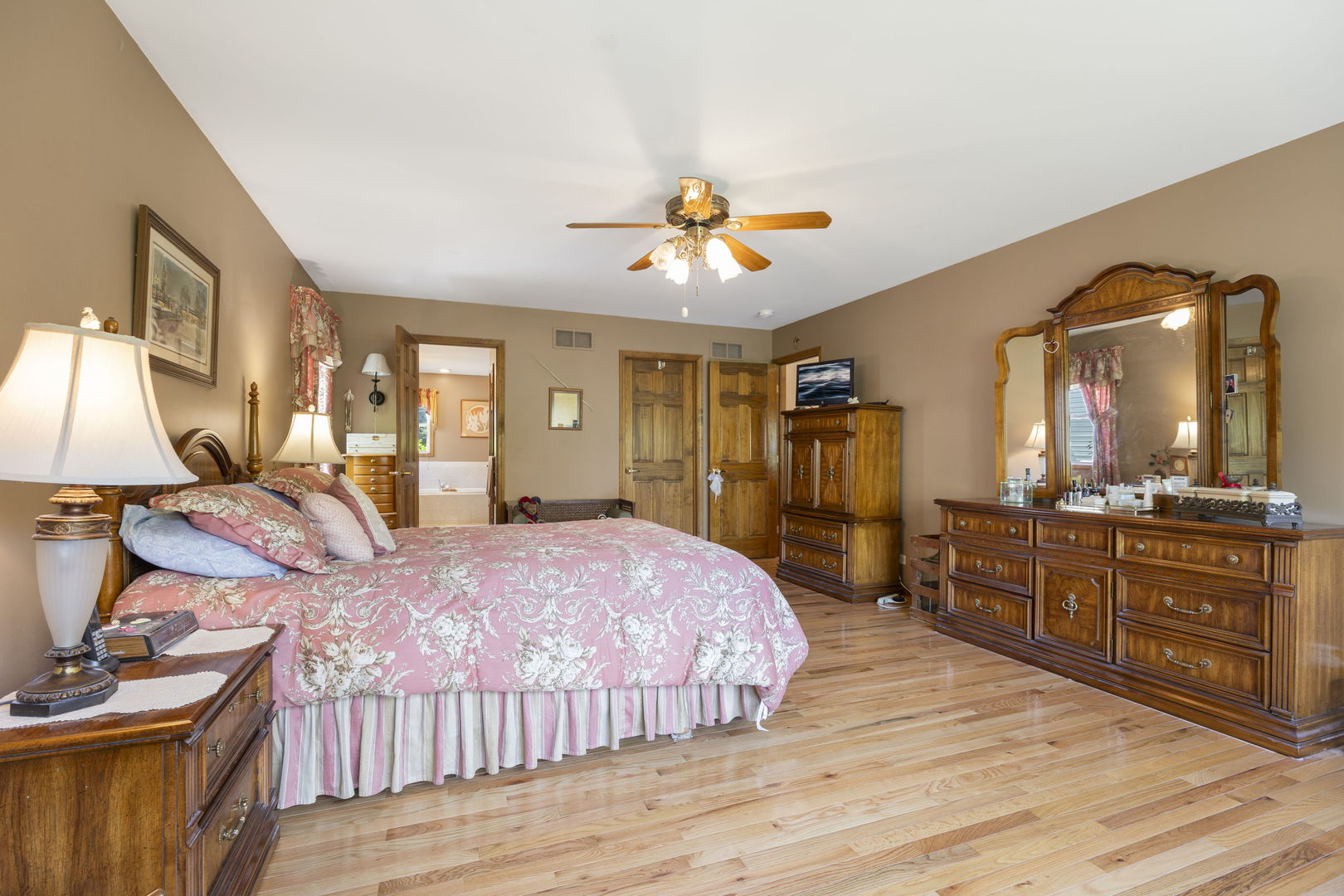 2659 Hoddam Road, Naperville, IL 60564
