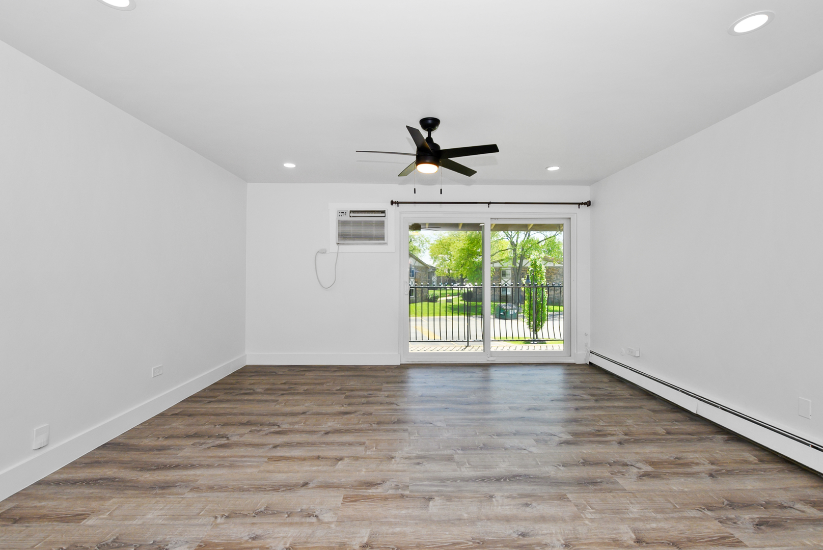 16W540 Lake Drive #9A-201, Willowbrook, IL 60527