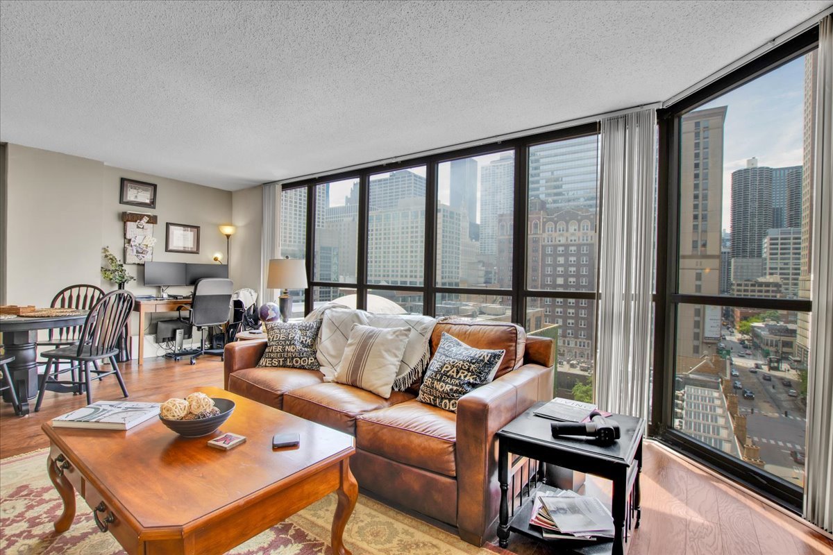 10 E Ontario Street #905, Chicago, IL 60611