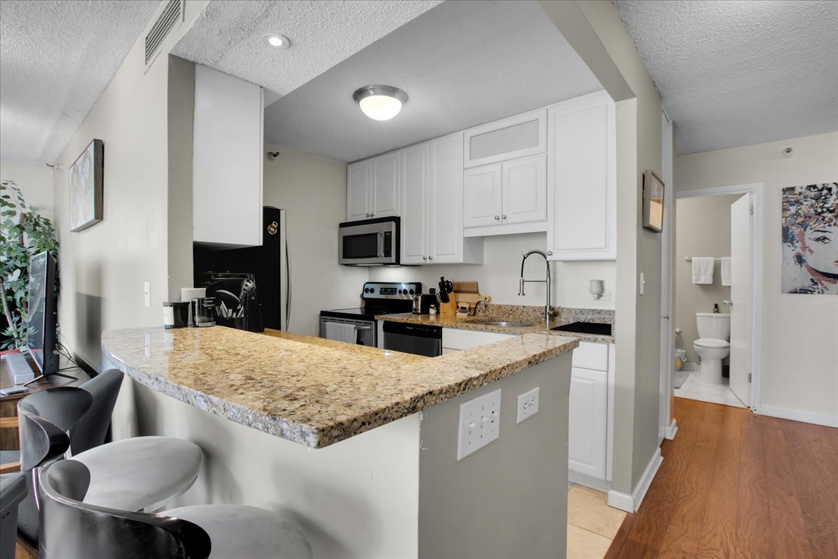 10 E Ontario Street #905, Chicago, IL 60611