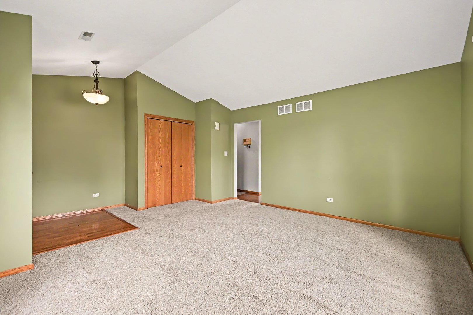 27114 S Quiet Oak Lane, Crete, IL 60417