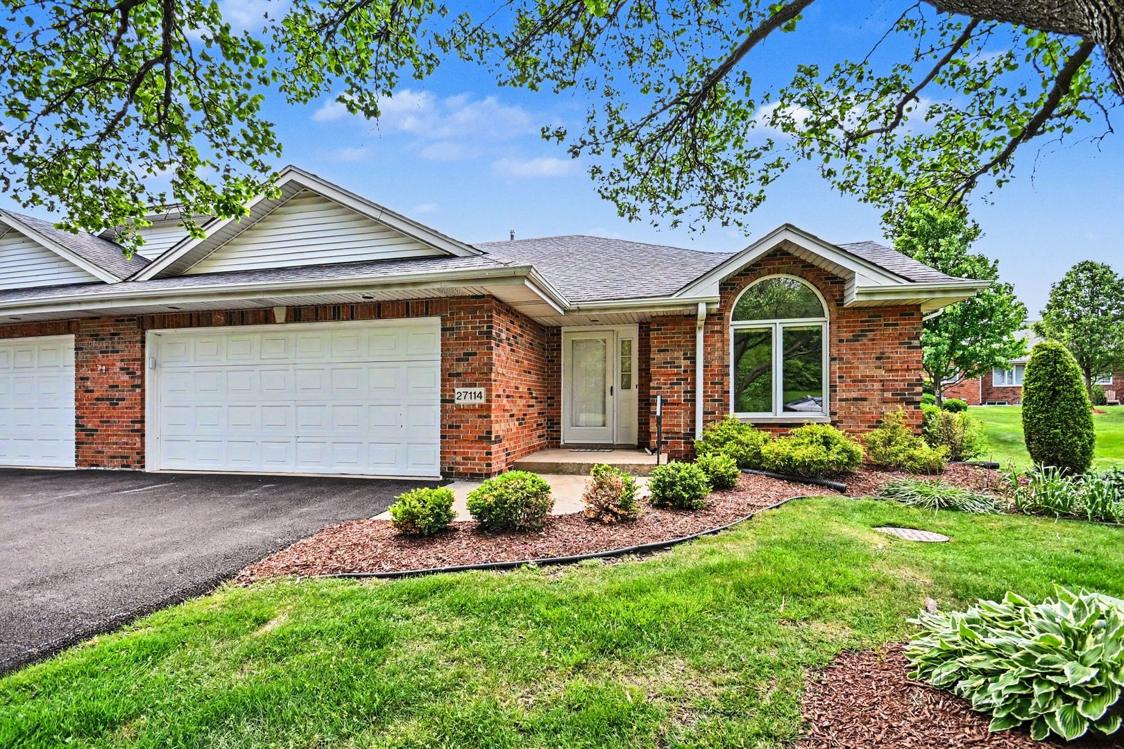 27114 S Quiet Oak Lane, Crete, IL 60417