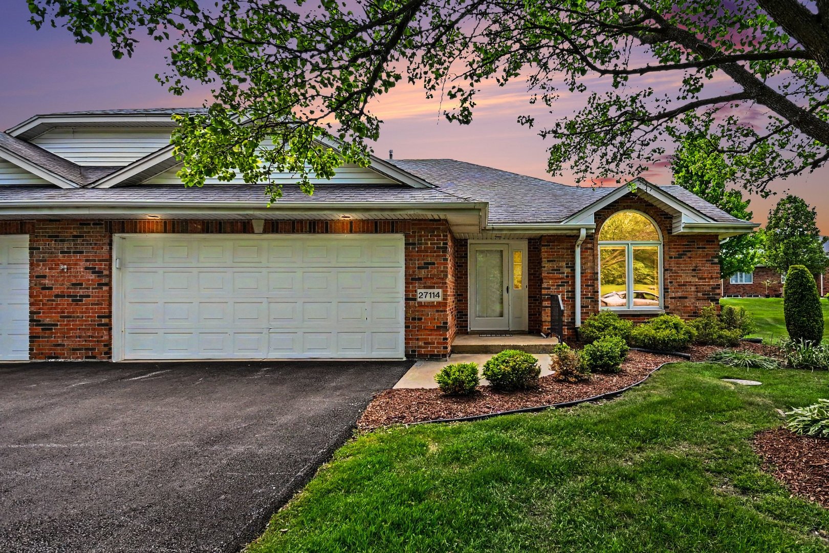 27114 S Quiet Oak Lane, Crete, IL 60417